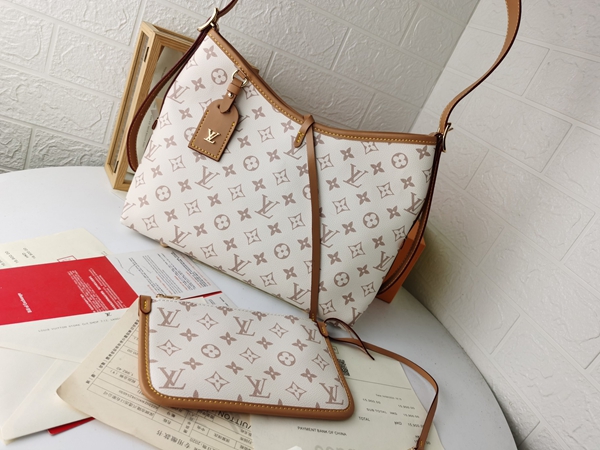 ルイヴィトンバッグ側面デザイン